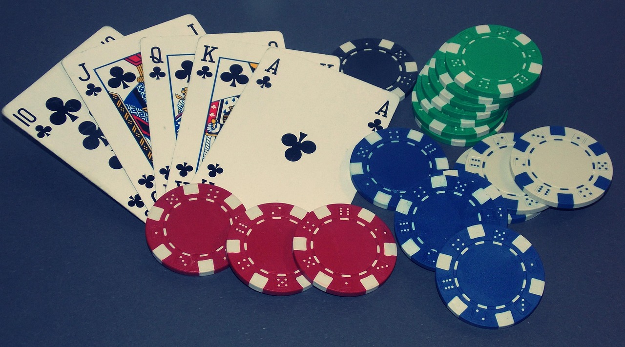 https://www.reddit.com/r/poker/comments/1u7u56m/shortstack_mtt_spot_are_you_still_flatting_here/ - MTT短码决策:翻前跟注还是全下?三个关键判断要素