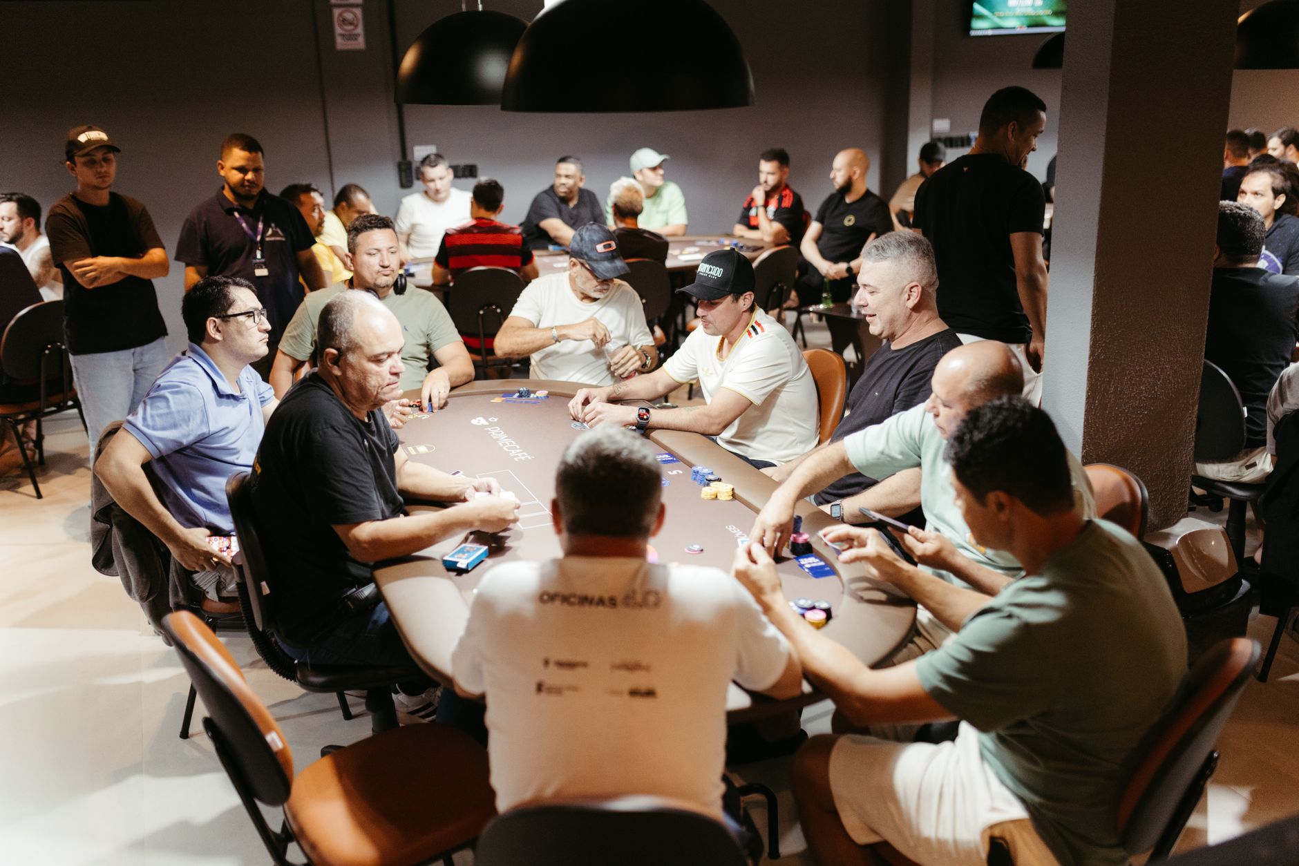GGMasters早出局:翻牌后激进打法错了吗?一手牌局深度拆解(要点图解)