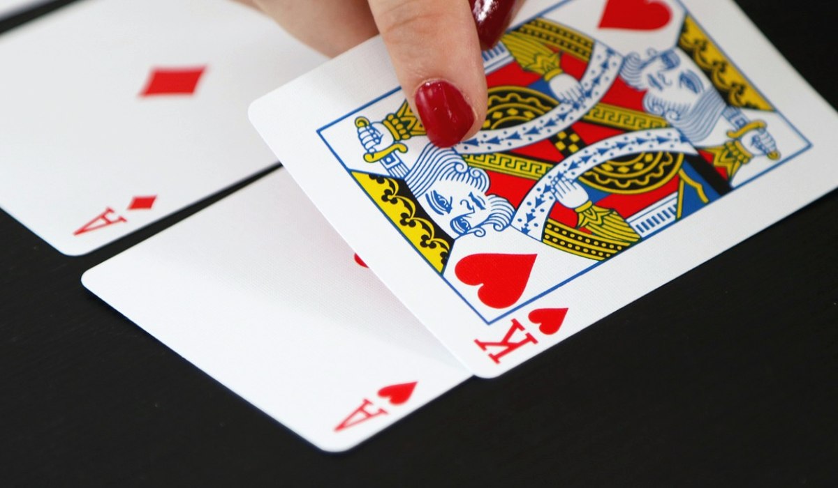 https://www.reddit.com/r/poker/comments/1uta2il/hiring_shortform_poker_video_editor_reelstiktok/ - 德扑视频剪辑师招聘解读:内容创作者如何提升策略表达的